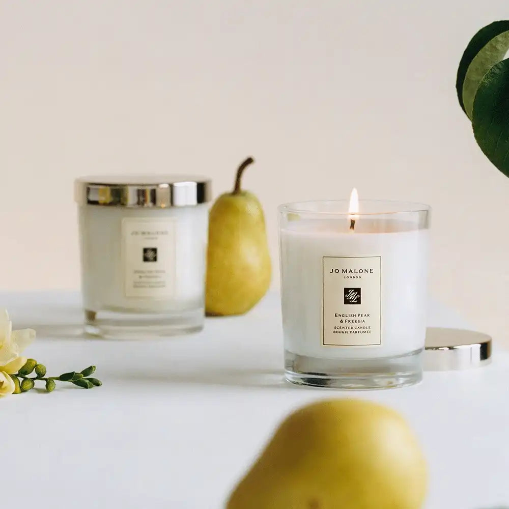 English Pear & Freesia Scented Candle jomalone